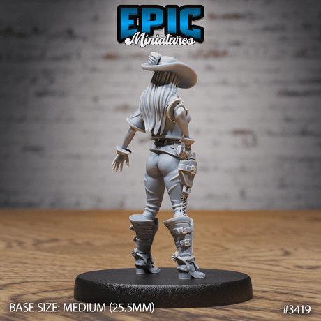 Female Gunslinger Tabletop Miniatur in stehender Pose von Epic Miniatures, bereit zum Bemalen