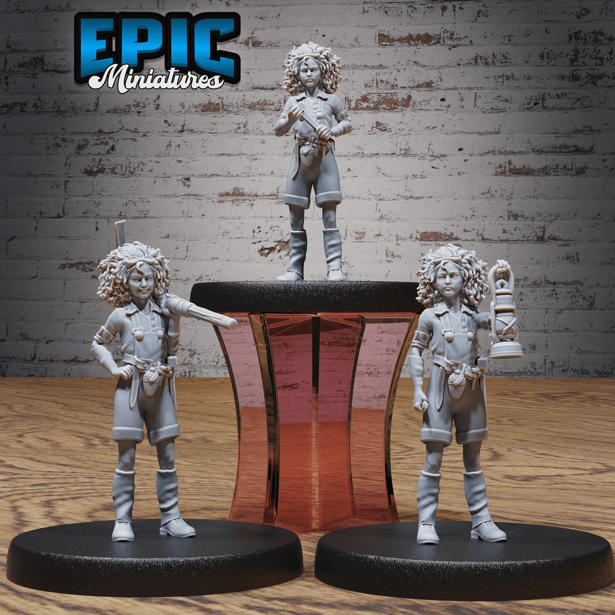 Epic Miniatures' Bergbaulehrling Figur in 3 Posen - Arbeitend, mit Schlägel und mit Lampe