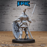 Tabletop Miniatur: Ritter Sir Tristan mit Lanze und Helm von hinten