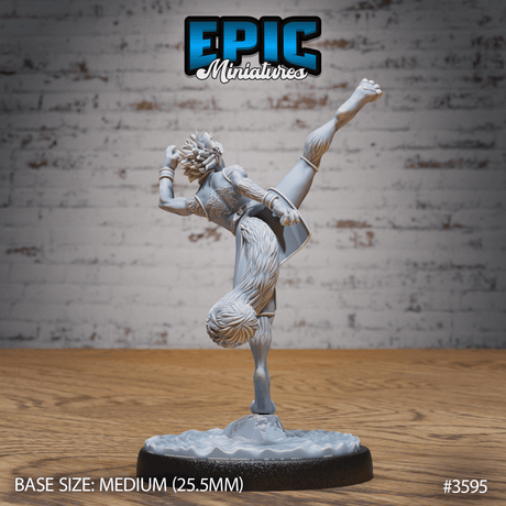 Cat Girl Monk Miniatur - Rückansicht (Medium) für Miniaturfigur für Tabletop Games und Iron Fist